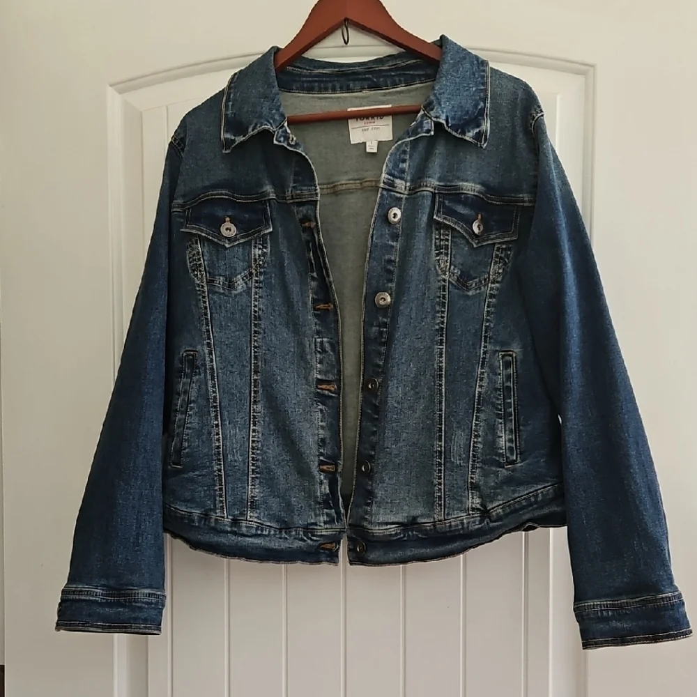 Torrid Blue Denim Cropped Jacket with Classic Style